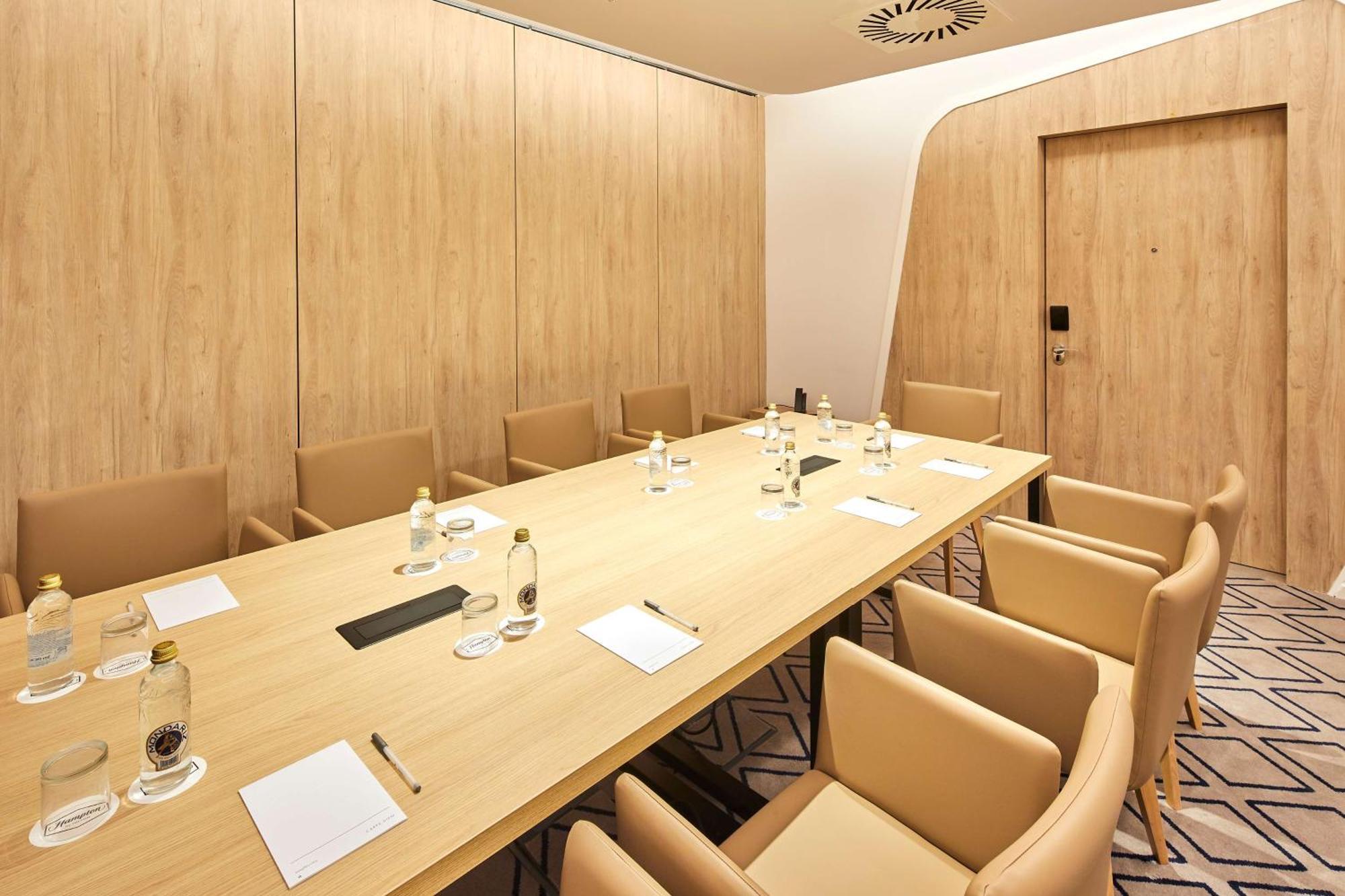 Hampton By Hilton Barcelona Fira Gran Via Hotel 3*