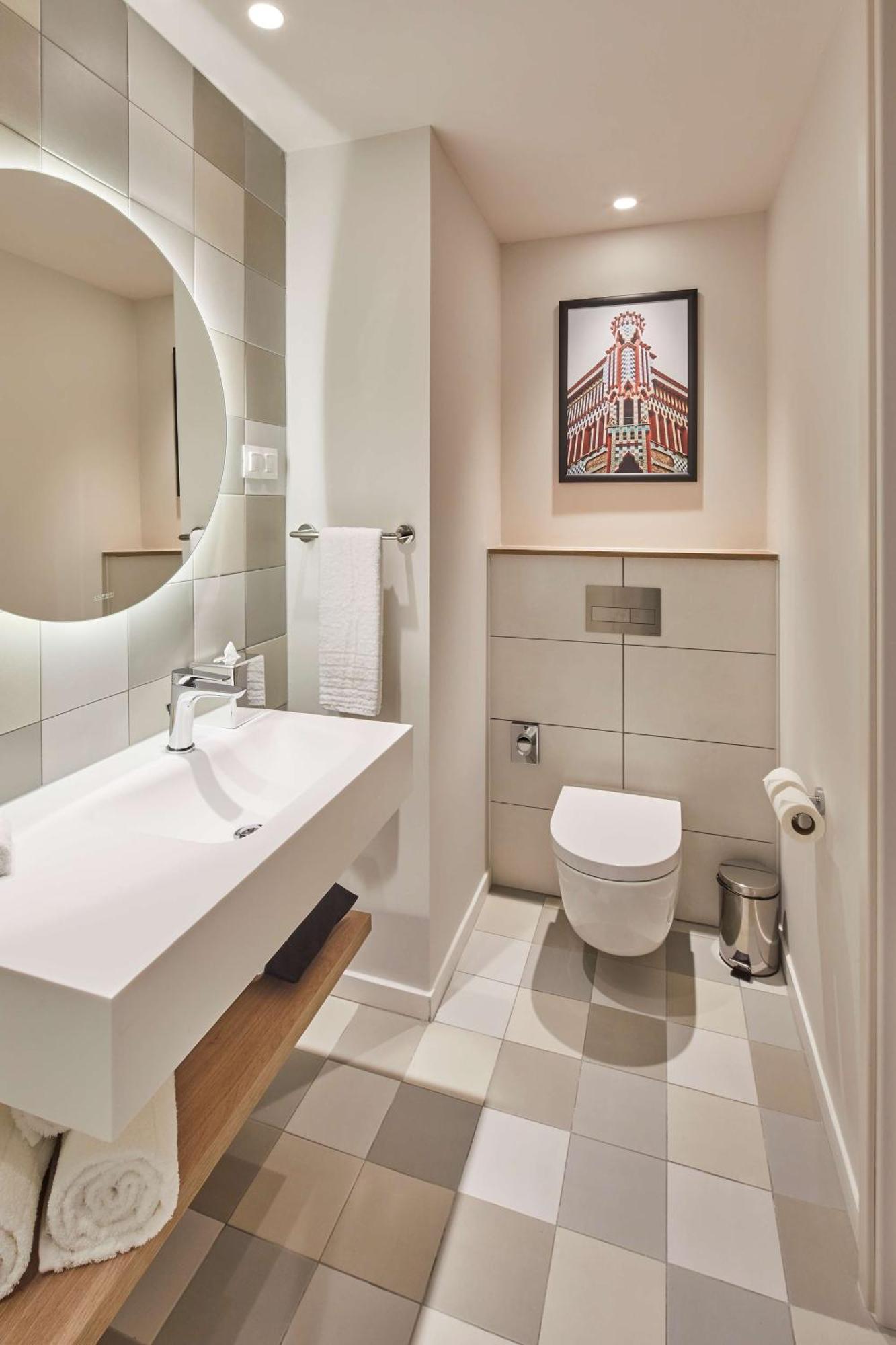 Hotel Hampton By Hilton Barcelona Fira Gran Via 3*